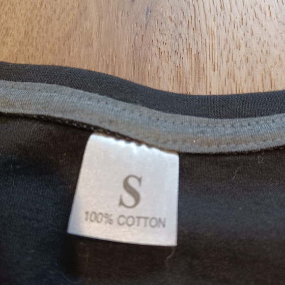 Nwot friends pivot tshirt - Picture 3 of 3